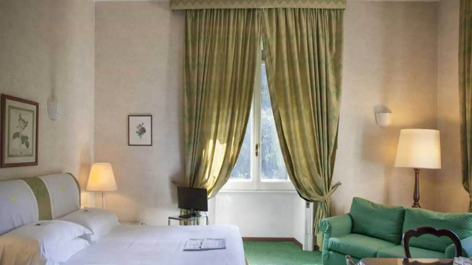 **** Hotel Aldrovandi Residence City Suites Rzym Włochy